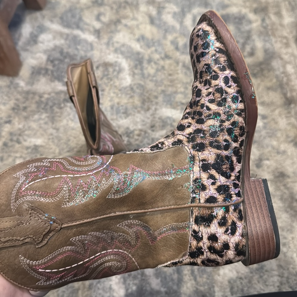 Girl’s Roper Boots - Picture 2 of 6